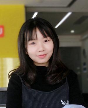 张绮云