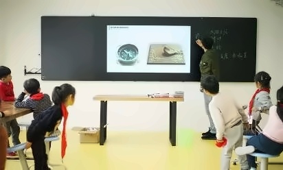 湖州帕丁顿双语学校STEAM课堂.jpg