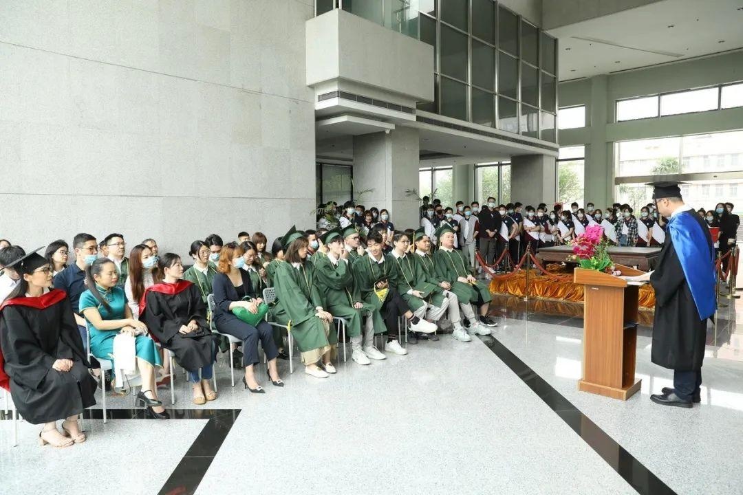 校长演讲.jpg