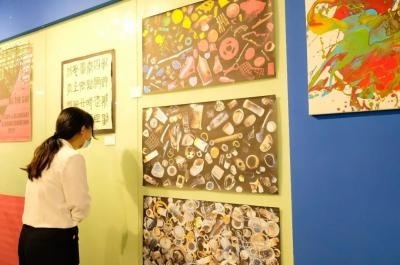 苏州海归子女学校中学部艺术展.jpg