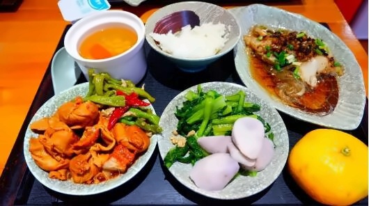 朝阳义塾食堂美食.jpg