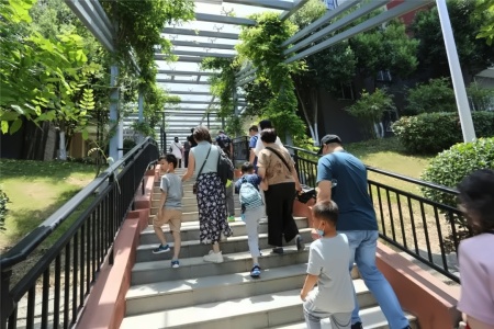 句容碧桂园学校探校日.jpg