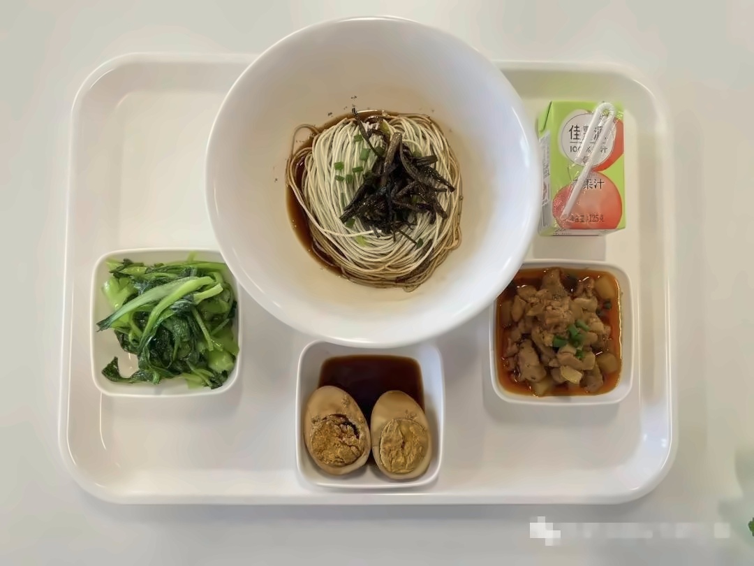 剑桥文理与剑桥艺术中国食堂周一午餐特色档口.jpg