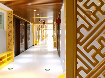 北京市昌平区新学道临川学校国际部学校走廊