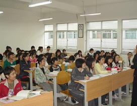青岛英华外语学校
