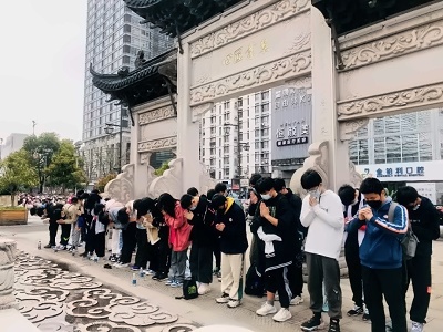 爱心徒步.jpg