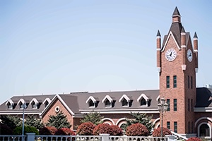 青岛墨尔文中学校园环境