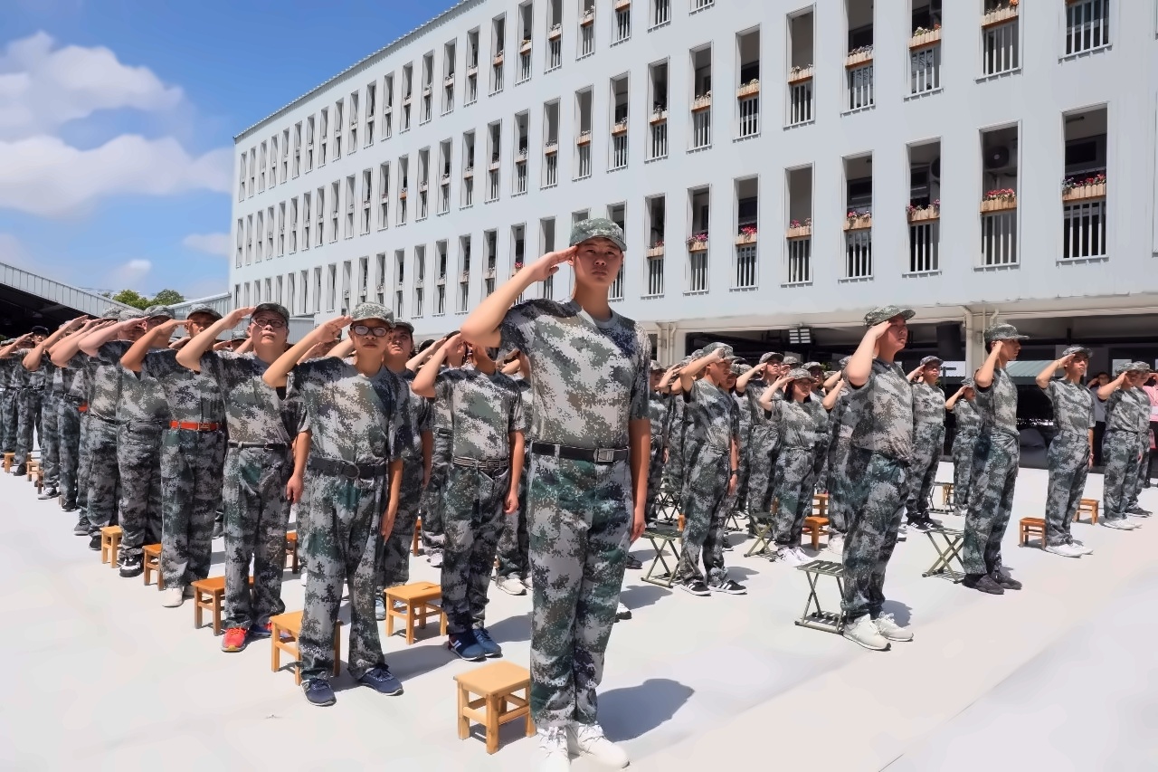 上枫叶国际学校新生军训.jpg
