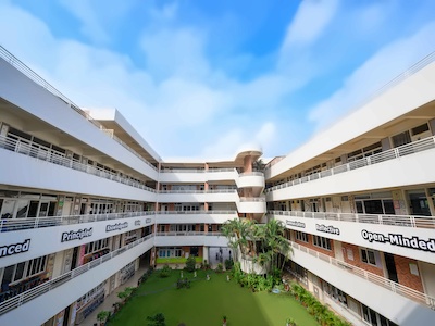 剑桥郡加拿达外国语学校教学楼