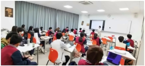 建桥国际高中数学课.jpg