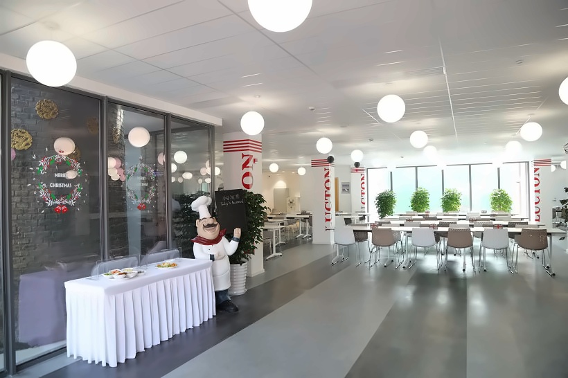 上海莱克顿学校餐厅.jpg