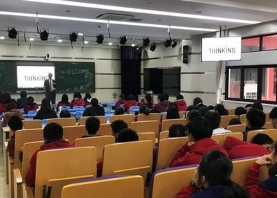 美国帕森斯设计学院前院长访问新和诺斯克劳斯国际高中