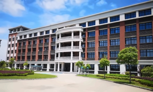 上海枫叶国际学校2.jpg