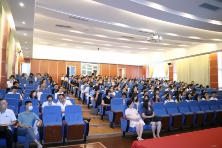 全体教师培训.jpg
