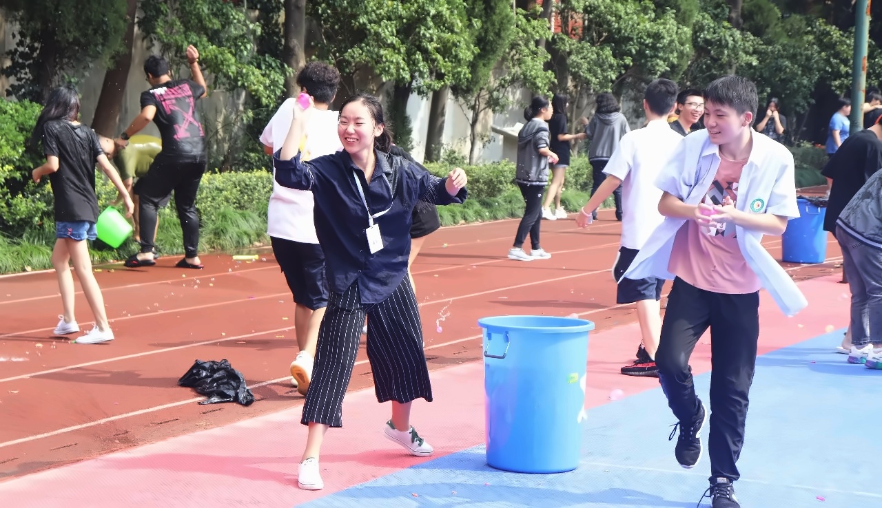 水球大战.jpg