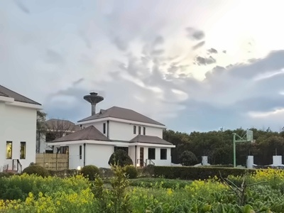 上海朝阳义塾日语特色学校夕阳下的校园