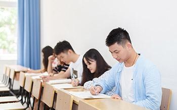 喜欢意大利文化习俗，有移民意大利需求的学员。