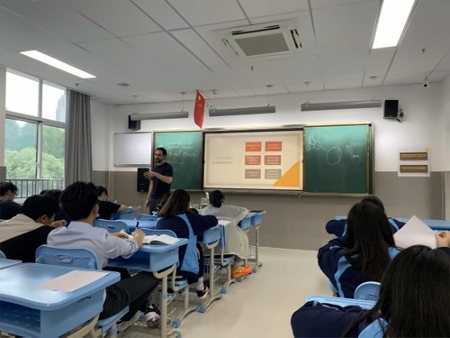 张家港梁丰高中国际学院课堂
