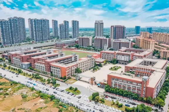 句容碧桂园学校校园环境