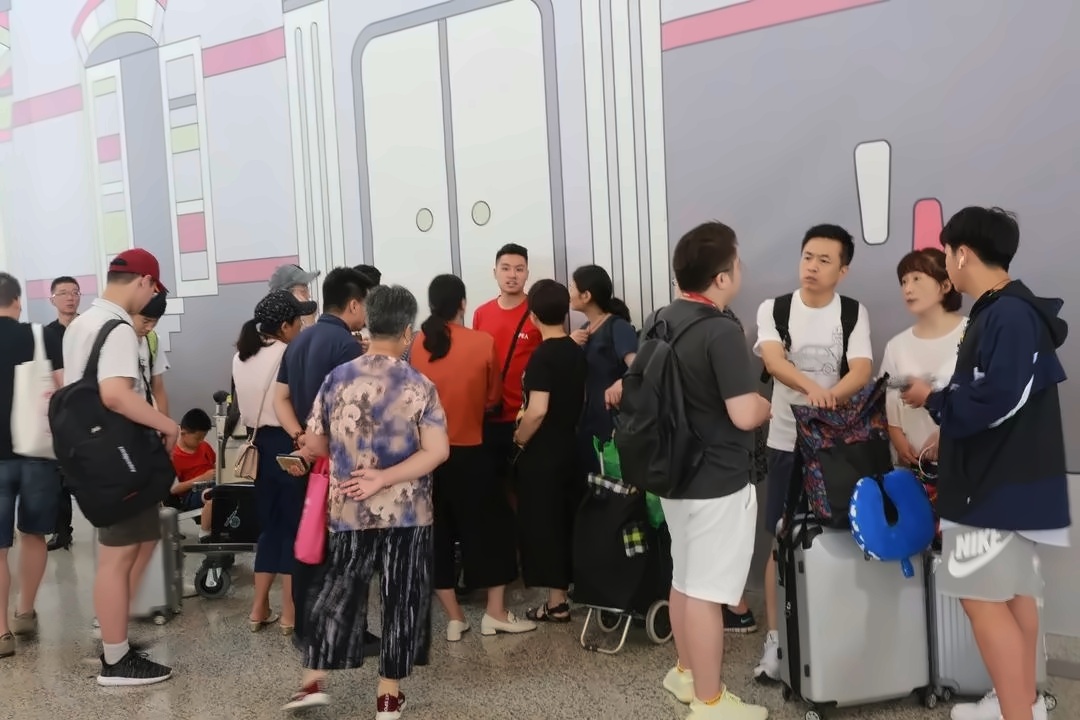 上海新虹桥中学中加国际班学子赴加拿大开启全新学习之旅.jpg