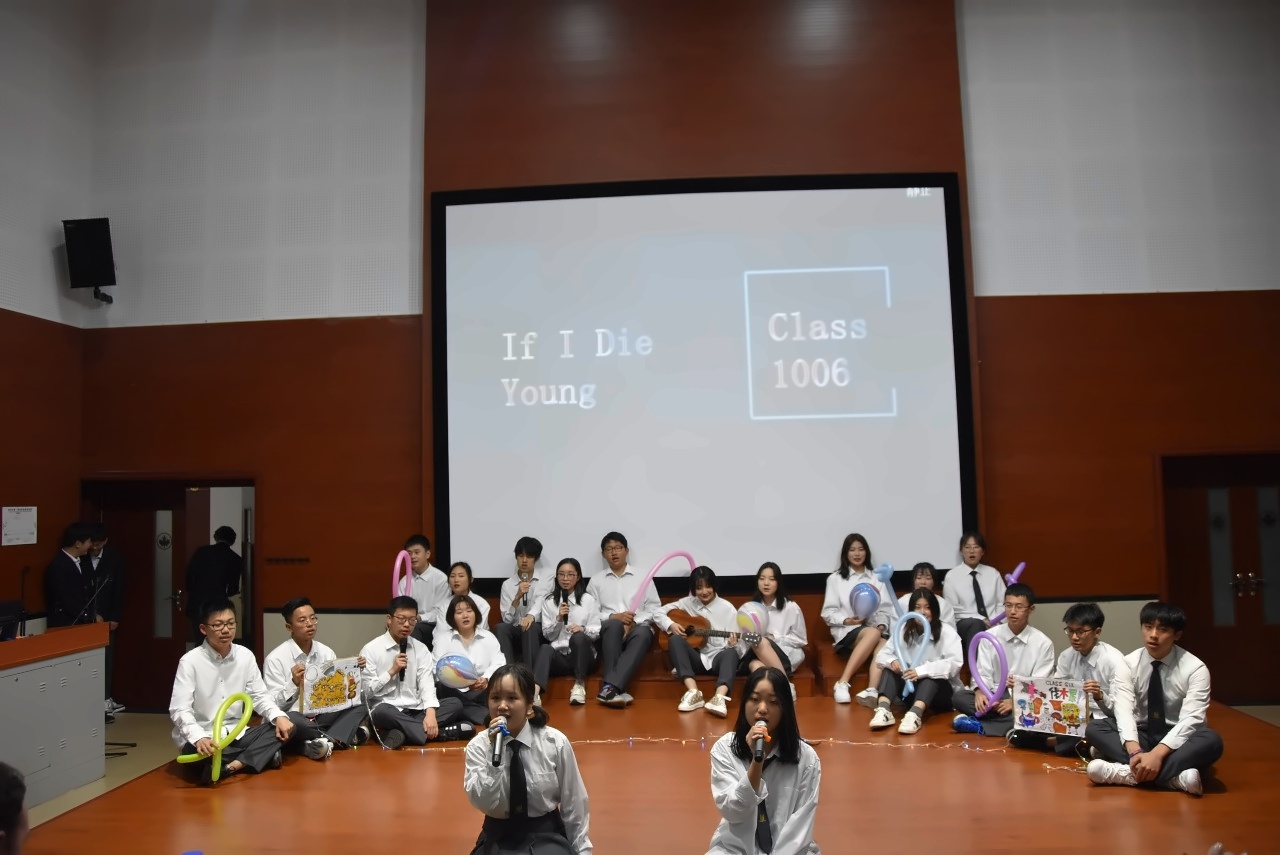 上海枫叶国际学校英语合唱比赛决赛.jpg
