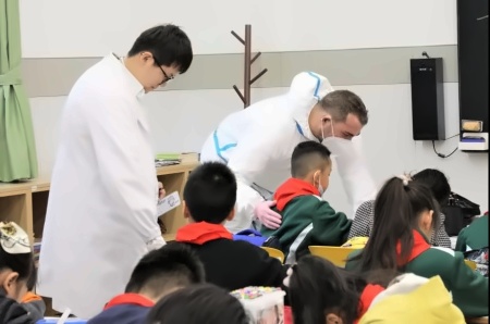 南京金地未来学校小学部开展“新冠疫情”主题项目制学习.jpg