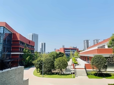 天府中学融合创新高中部行政楼与教学楼