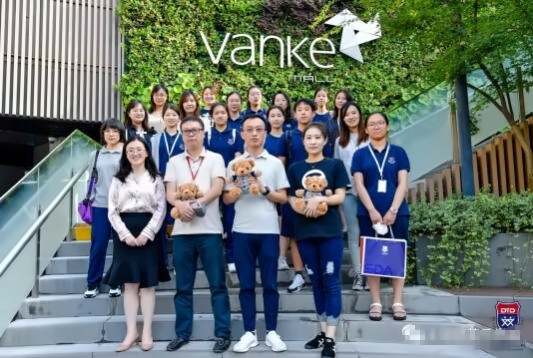 上海德英乐学院户外调研.jpg