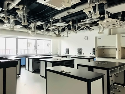 深圳曼彻斯通城堡学校实验室