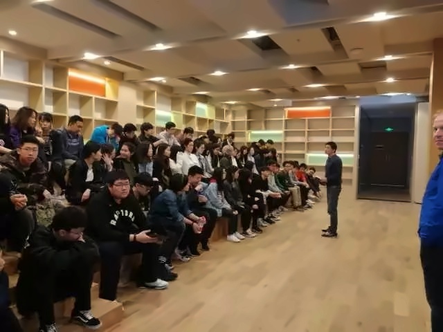 美国蒙特沃德高中(上海)师生会议.jpg