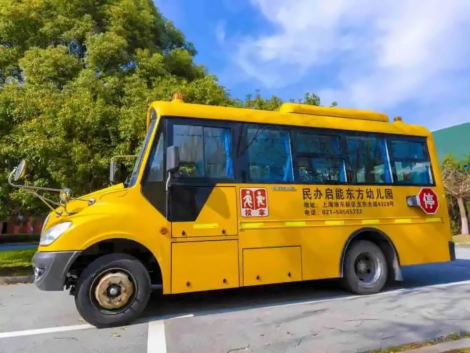 上海启能东方外国语学校校车2.jpg