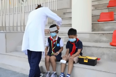 湖州帕丁顿双语学校校车安全演练5.jpg