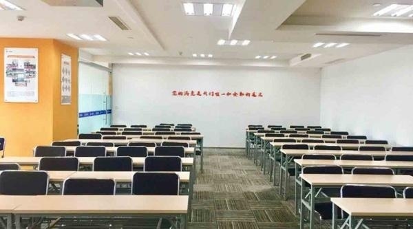 四川海文考研多媒体教室图片