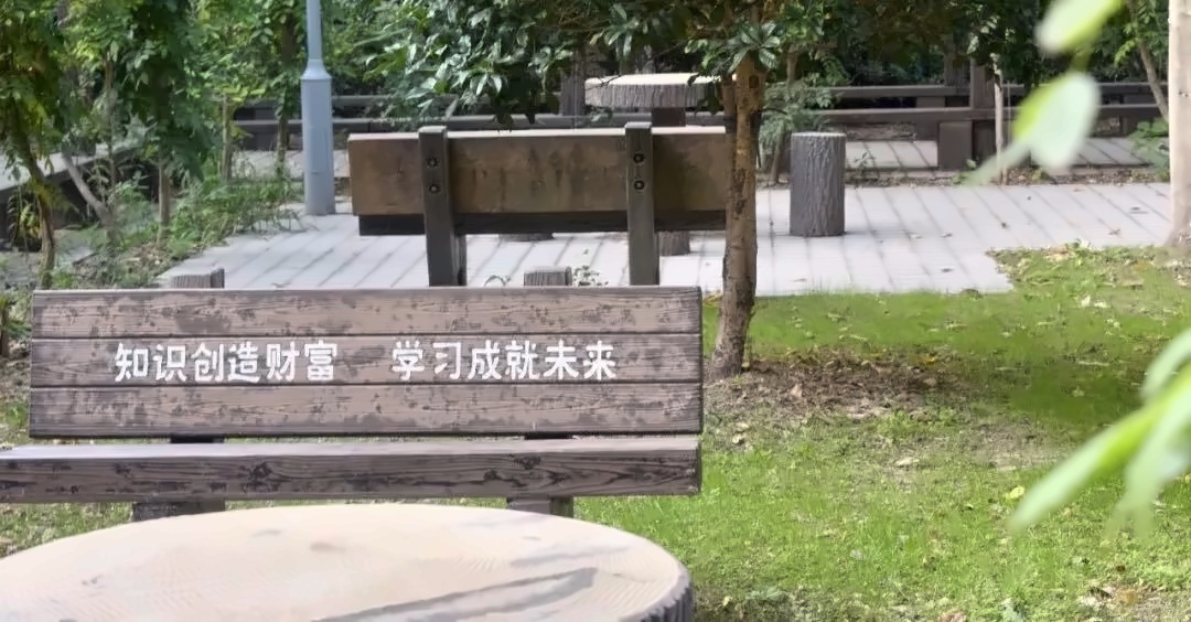 月华楼后花园.jpg