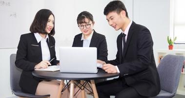 称呼客户的名字