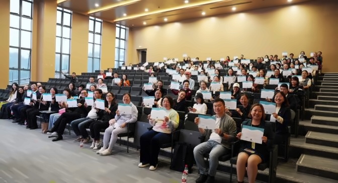 北京市私立汇佳学校初中部家长课堂12.jpg