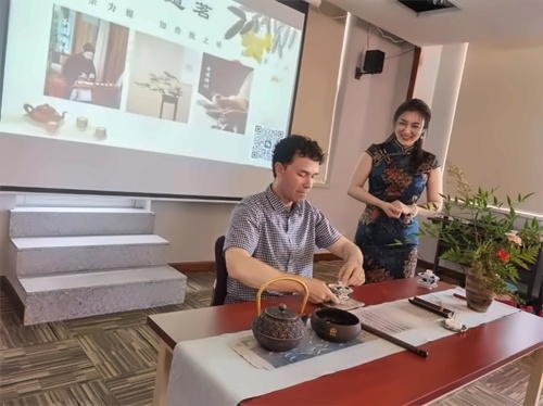 烟台爱华高级中学出国留学部（YIA）