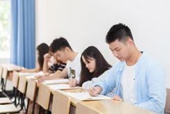 大一、大二学生