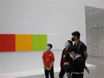 茁色国际美校