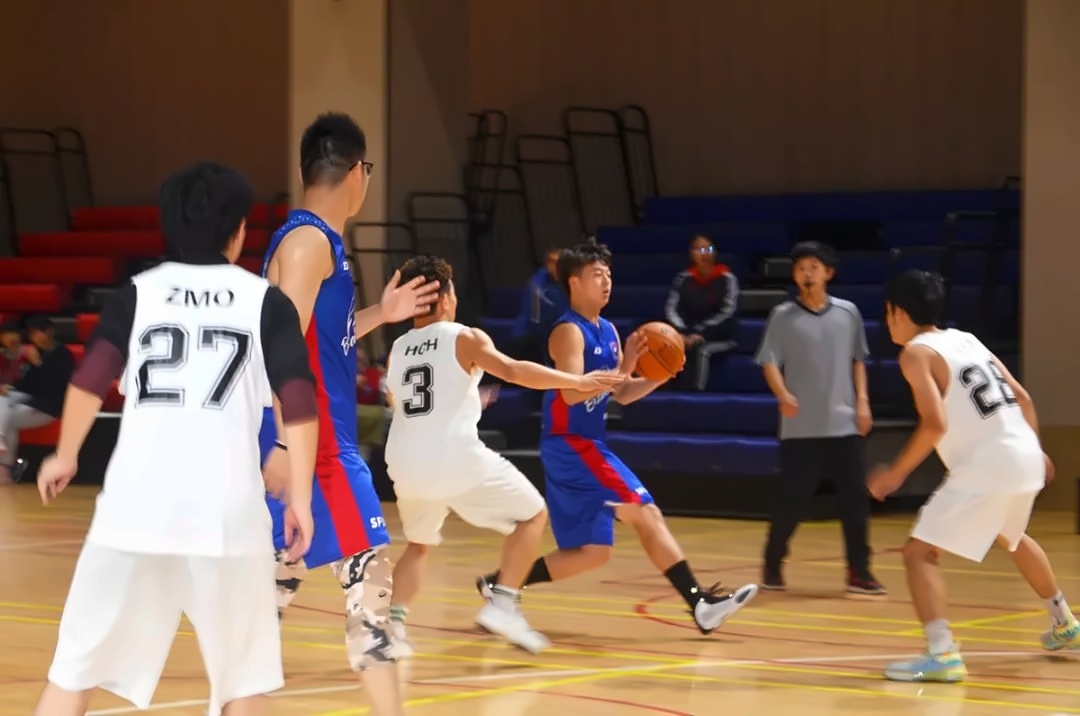 上师大附二外国际部篮球友谊赛.jpg