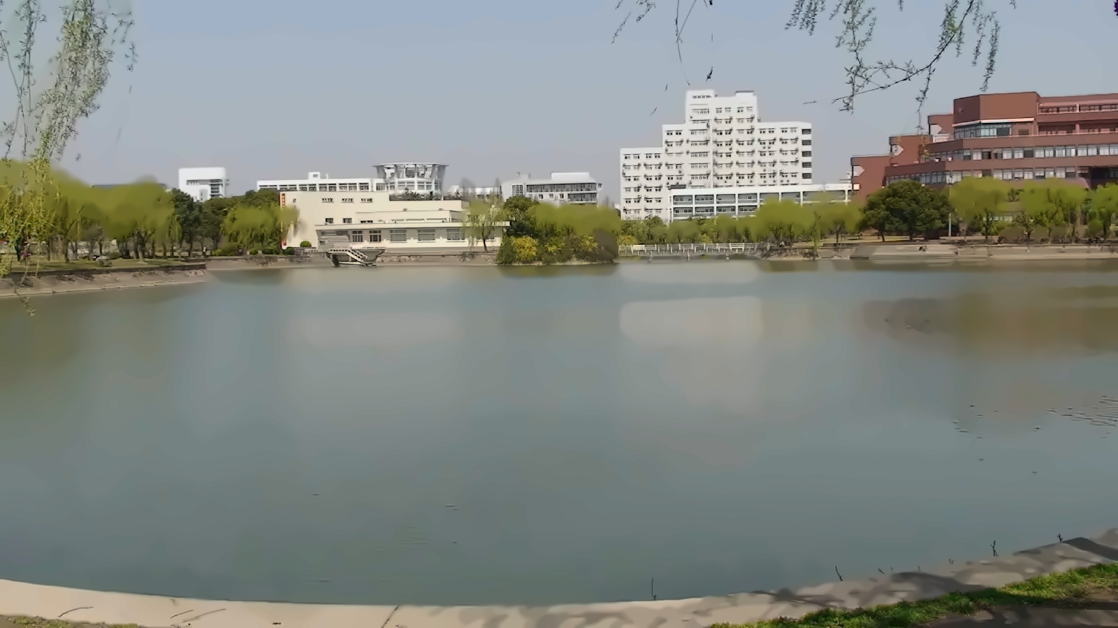 上海交通大学校园思源湖