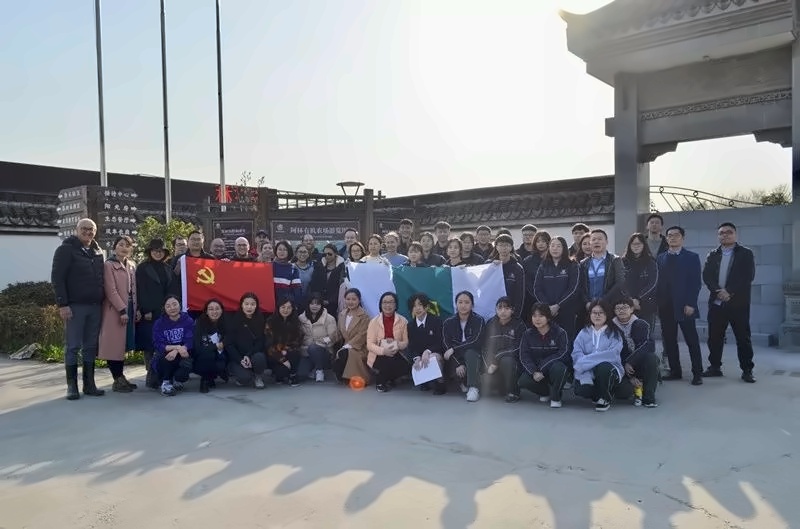 活动合影.jpg