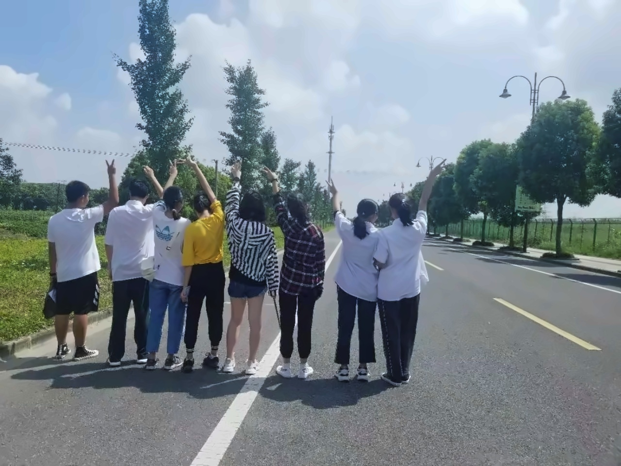 学生合影.jpg