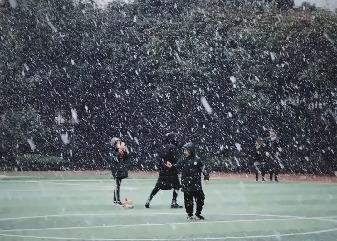 上海燎原双语学校冬日狂欢节.jpg