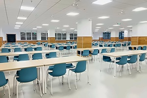 BANZ行中中学食堂