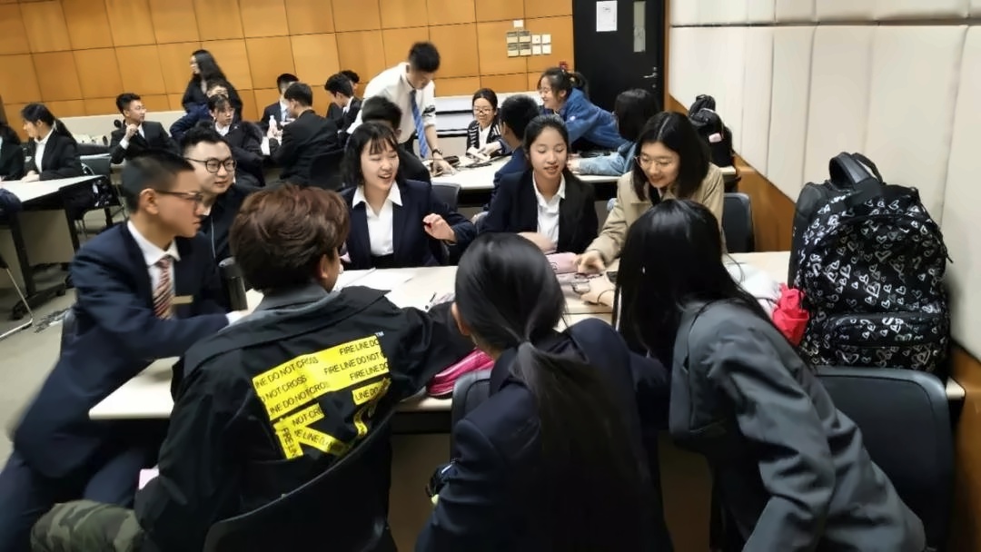 中育贝拉国际高中
