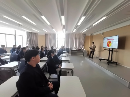 华东师范大学博士生导师马教授一行莅临湖州帕丁顿指导.jpg