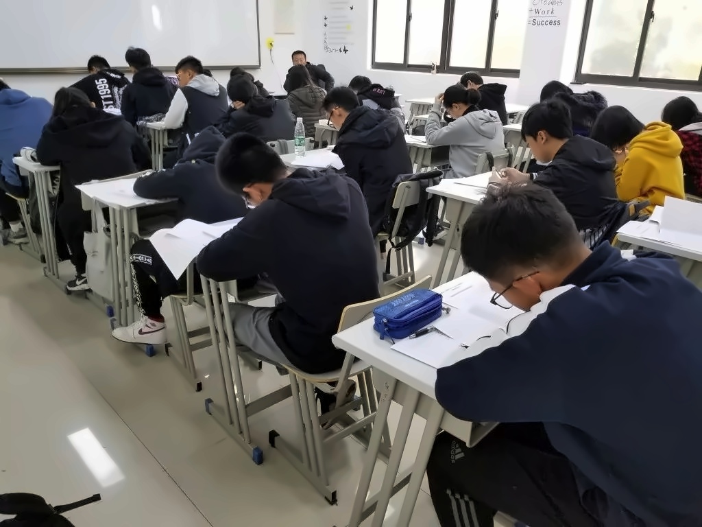 考試現場.jpg