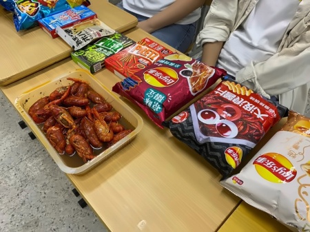 省泰中国际部Foodie美食社.jpg