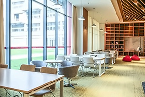 广州亚加达国际预科青藤学院阅读区